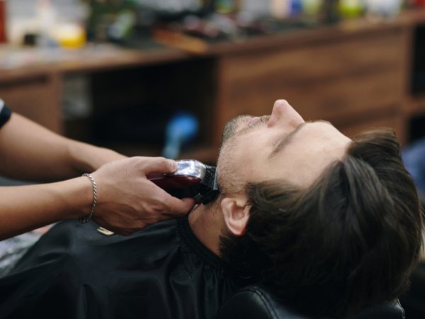 Styling beard naturally